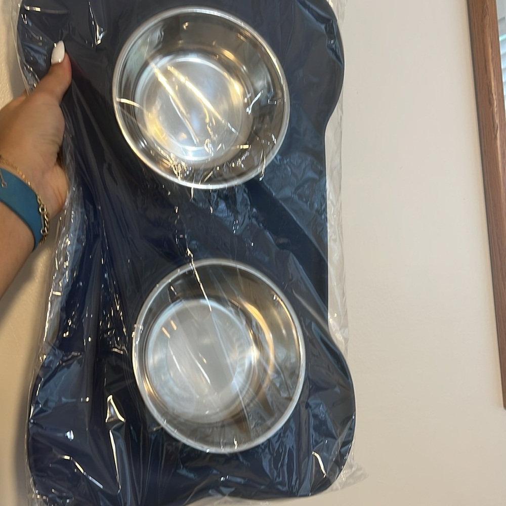 bnwt navy blue Stainless Steel Dog Food and Water Bowl Set, Dog Bowls - Picture 3 of 3
